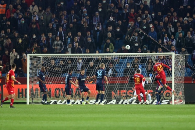 Trabzonspor 3-2 Kayserispor / Maçtan Kareler. Foto Galeri 19