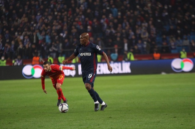 "Trabzonspor'dan Avrupa'ya sezon sonunda gidebilecek iki isim..." Foto Haber 4