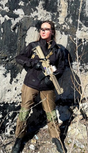 Ukraynalı güzel Anastasiia Lenna da harekete geçti. Foto Haber 2