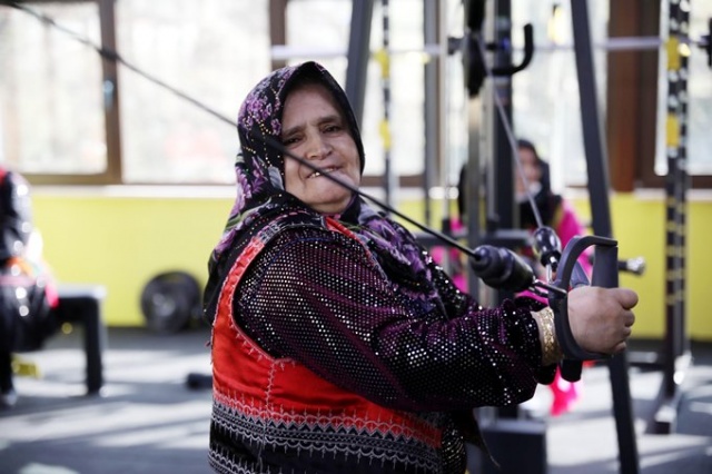 Trabzon'da Ağasar kıyafetleriyle fitness. Foto Galeri 13