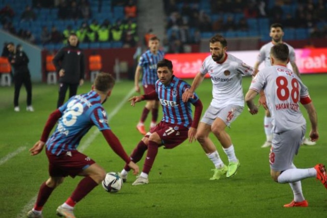 "Fenerbahçe Trabzonspor maçında tansiyonu tutabilen kazanır" Foto Haber 8