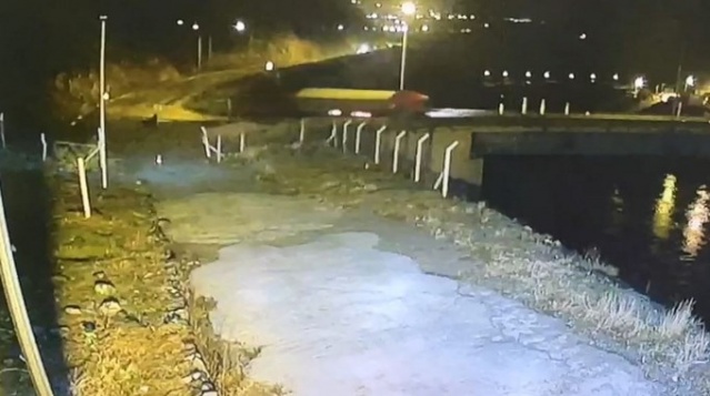 Virajı alamadı köprüden nehre düştü. Foto Haber 9
