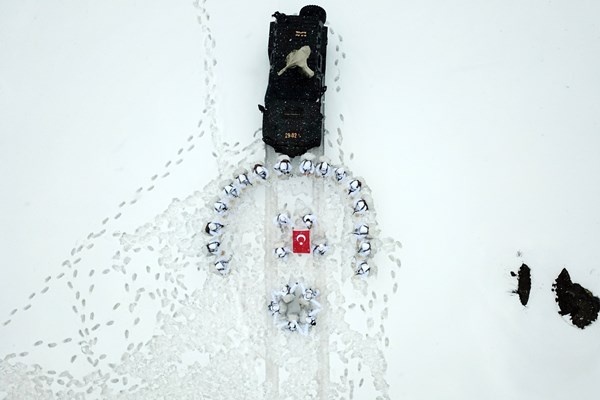 Gümüşhane dağlarında Kadın PÖH’ler kol geziyor. Foto Haber 2