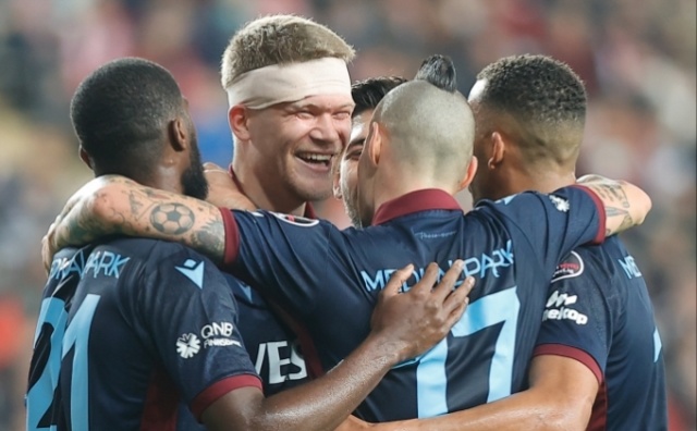 Cornelius'tan Sörloth itirafı: Gelmeden görüştüm. Foto Haber. 15