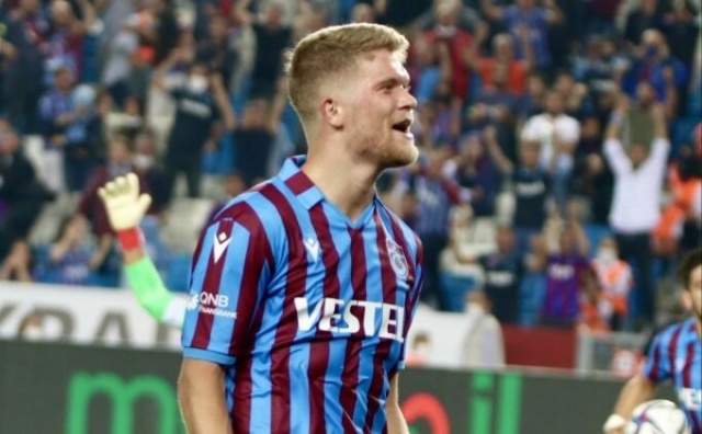 Cornelius'tan Sörloth itirafı: Gelmeden görüştüm. Foto Haber. 16