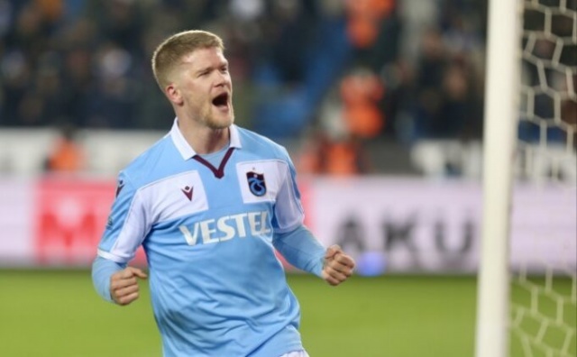 Cornelius'tan Sörloth itirafı: Gelmeden görüştüm. Foto Haber. 11