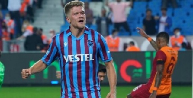 Cornelius'tan Sörloth itirafı: Gelmeden görüştüm. Foto Haber. 8