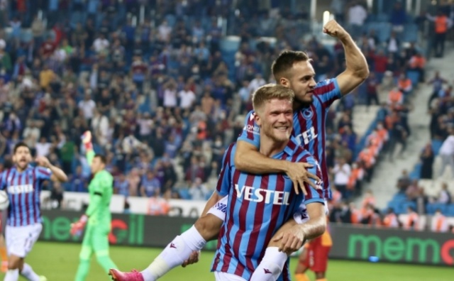 Cornelius'tan Sörloth itirafı: Gelmeden görüştüm. Foto Haber. 14