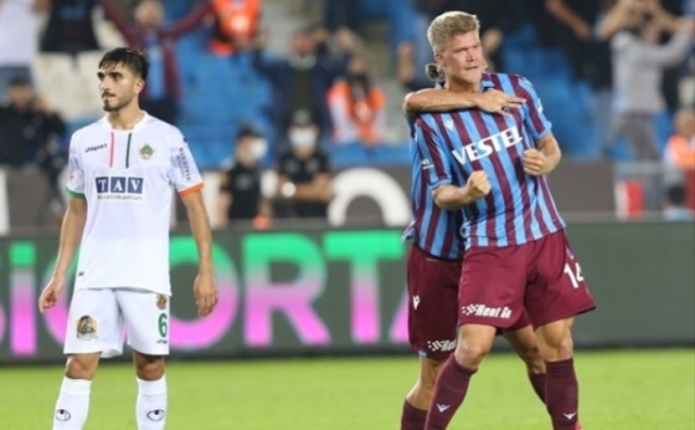 Cornelius'tan Sörloth itirafı: Gelmeden görüştüm. Foto Haber. 9