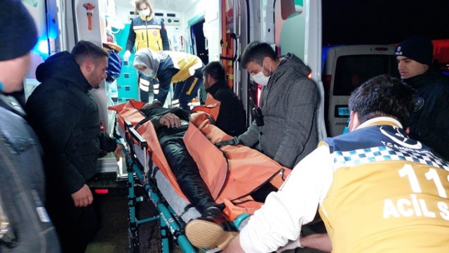 Otomobil denize uçtu: 1 ölü, 2 yaralı. Foto Haber 8