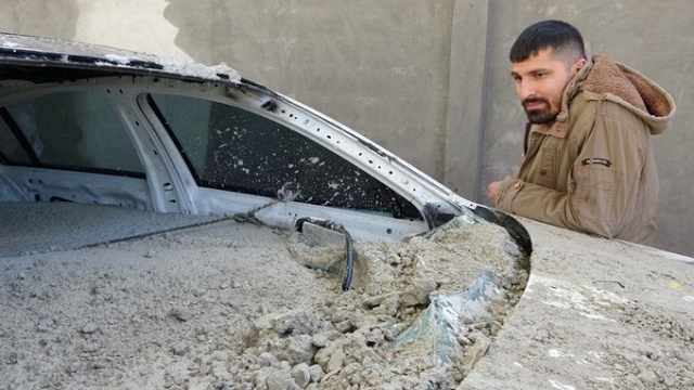 Şakanın böylesi! Lüks aracın içine beton döktüler... Foto Haber 4
