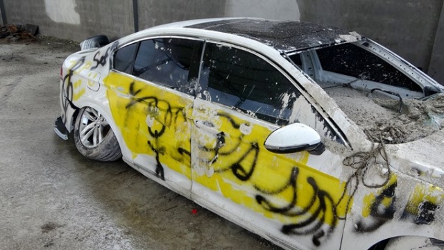 Şakanın böylesi! Lüks aracın içine beton döktüler... Foto Haber 2