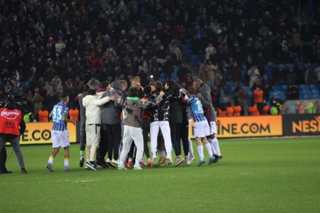 Trabzonspor 4-2 Göztepe / Maçtan kareler. Foto Haber 29