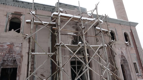 Trabzon'da 17 yıldır bitmeyen cami! Muhtar isyan etti. Foto Haber 6