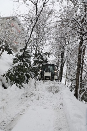 Orta ve Doğu Karadeniz'de kar esareti. Foto Haber 9