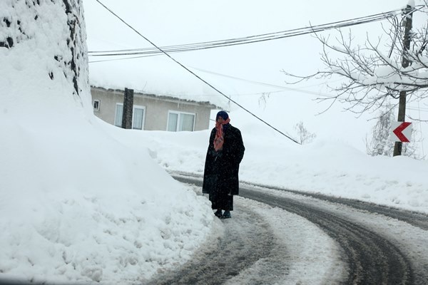 Orta ve Doğu Karadeniz'de kar esareti. Foto Haber 27