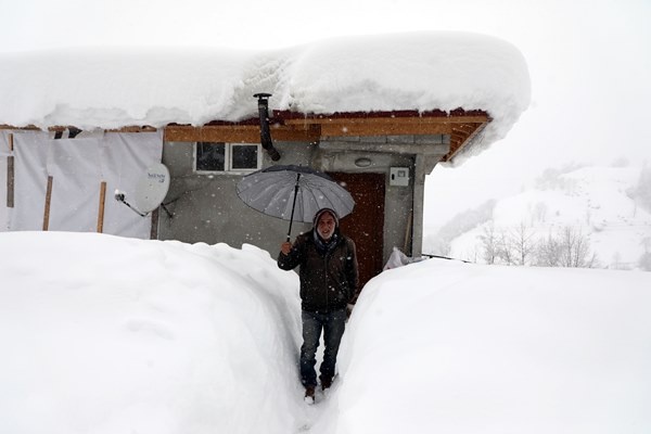 Orta ve Doğu Karadeniz'de kar esareti. Foto Haber 6