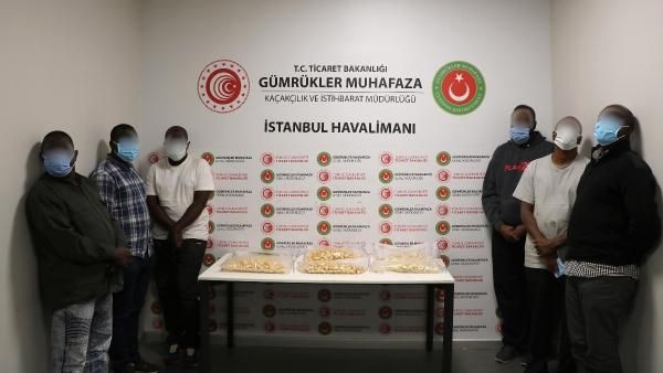 7 yolcunun midesinden 11 kilo kokain çıktı. Foto Haber 2