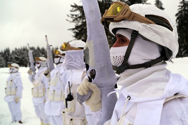 Doğu Karadeniz yaylalarının güvenliği komandolara emanet. Foto Haber 12