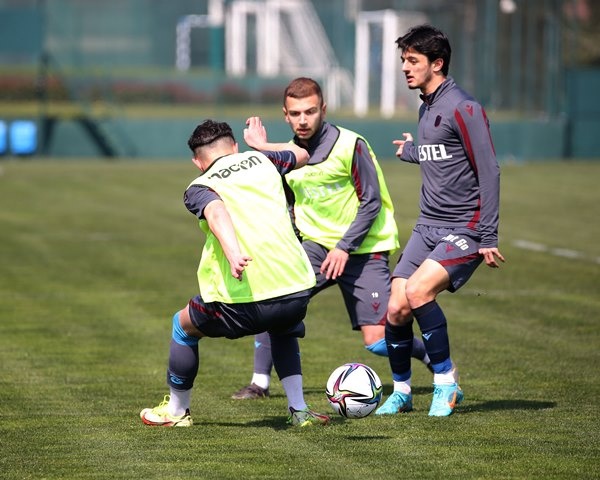 Trabzonspor'dan hazırlık maçı. Foto Haber 8