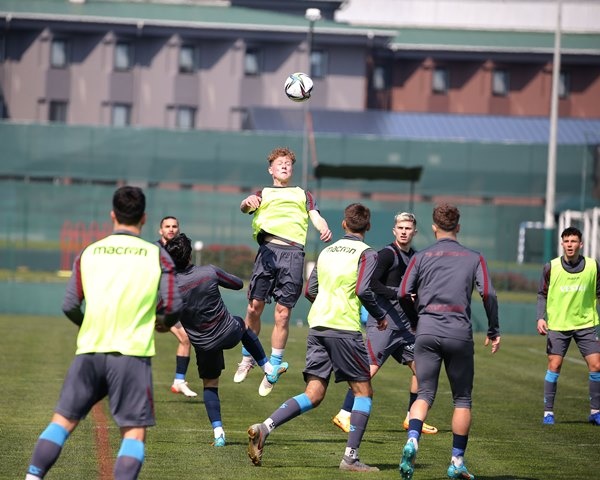 Trabzonspor'dan hazırlık maçı. Foto Haber 10