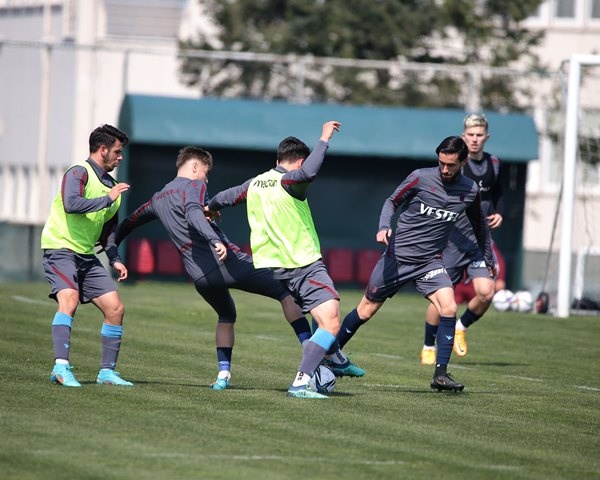 Trabzonspor'dan hazırlık maçı. Foto Haber 14