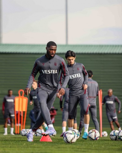 Trabzonspor'da yıldızlar geri döndü, idmanlar sürüyor. Foto Galeri 6