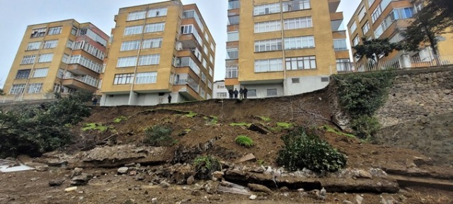 Karadeniz'de 'eriyen kar' tehlikesi. Foto Haber 12