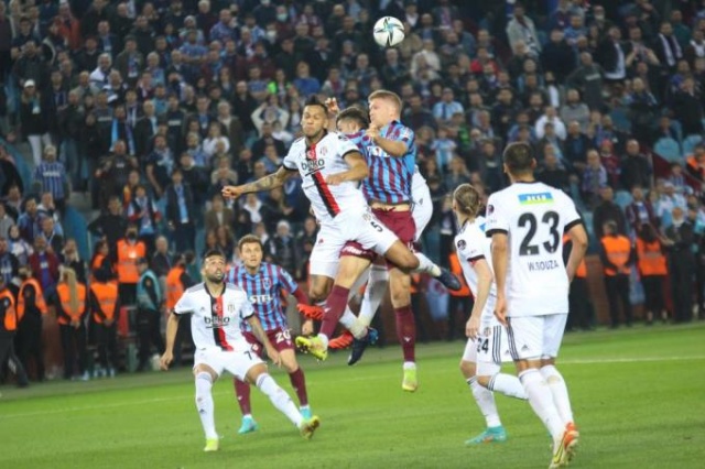 Cornelius Trabzonspor'da kendini buldu. Foto Haber 4