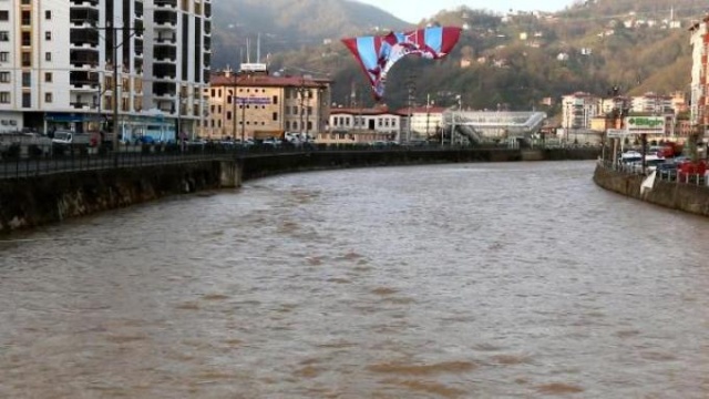 Karadeniz'de derelerdeki taşkın riski arttı. Foto Haber 13