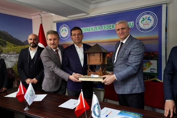 Rizelilerle buluşan İmamoğlu; “Yeterince kutuplaşıyoruz, derneklerimiz özgür olmalı”Foto haber 3