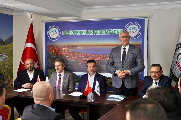 Rizelilerle buluşan İmamoğlu; “Yeterince kutuplaşıyoruz, derneklerimiz özgür olmalı”Foto haber 4