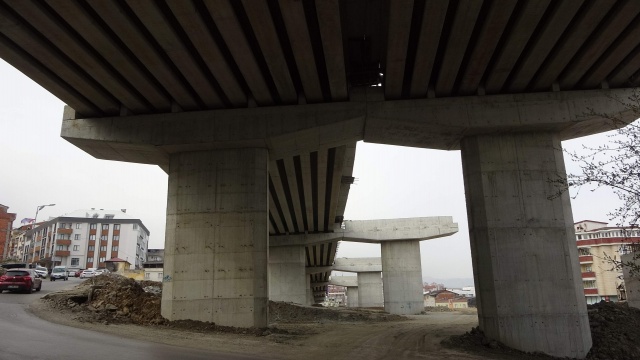 Türkiye'nin en maliyetli şehir içi yollarından biri Trabzon'da yapılıyor. Foto Haber 3