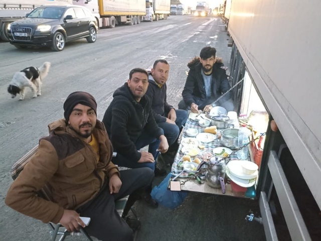 Savaş dengeleri değiştirdi! Artvin'de 25 Kilometre kuyruk oluştu. Foto Haber 6