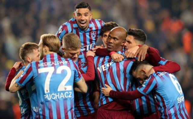 Trabzonspor devleri solladı. Foto Haber 11