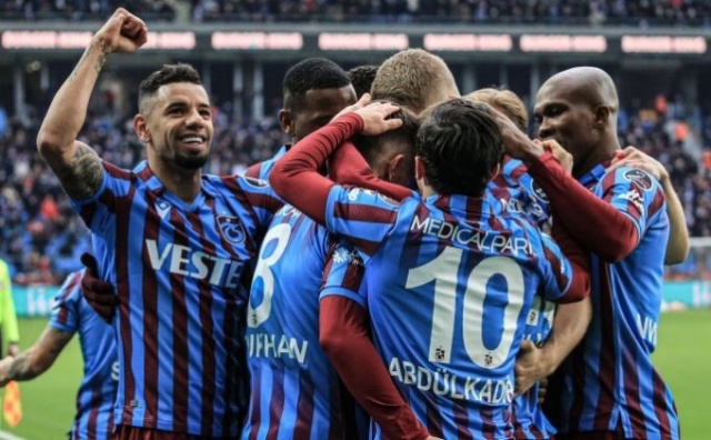 Trabzonspor devleri solladı. Foto Haber 10