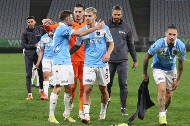 Trabzonspor devleri solladı. Foto Haber 6