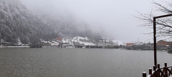 Uzungöl’de Nisan ayında kar sürprizi. Foto Galeri 2