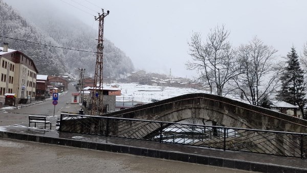 Uzungöl’de Nisan ayında kar sürprizi. Foto Galeri 5