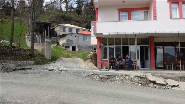 Trabzon'da bir mahalle santim santim kayıyor! 150 ev tehdit altında. Foto Galeri 2