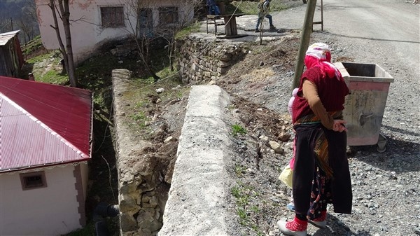 Trabzon'da bir mahalle santim santim kayıyor! 150 ev tehdit altında. Foto Galeri 10