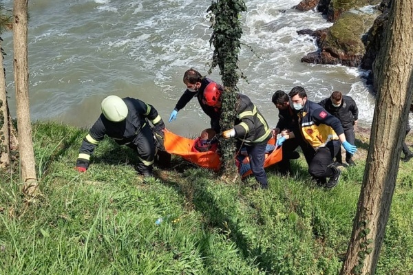 Ordu'da acı olay! Manzarayı seyrederken kayalıklara düştü. Foto Haber 3