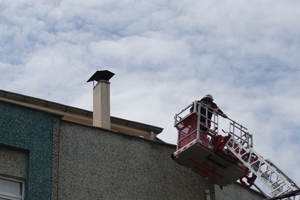 Trabzon'da 5 katlı binada yangın! 1 kişi dumandan etkilendi. Foto Haber 4