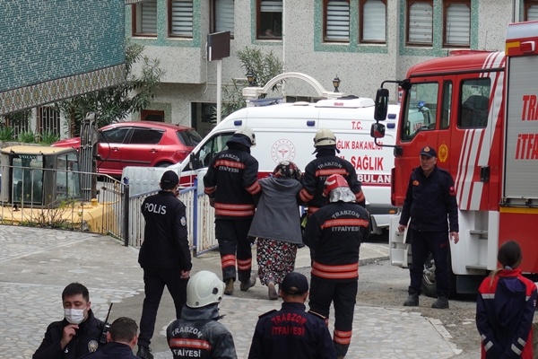 Trabzon'da 5 katlı binada yangın! 1 kişi dumandan etkilendi. Foto Haber 7