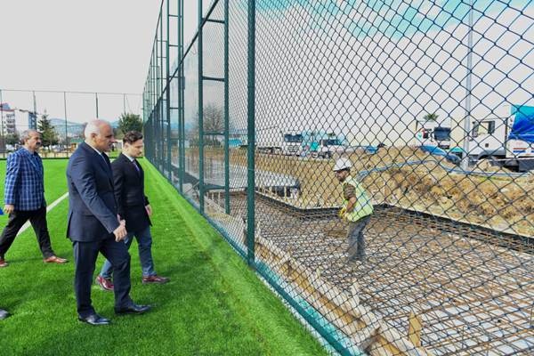 Yalı Mahallesi Futbol Sahası yenileniyor! FİFA Standatlarında olacak. Foto Galeri 6