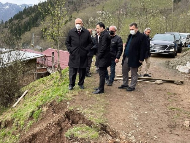 Trabzon'da heyelan tehlikesi! 8 ev boşaltıldı. Foto Haber 3