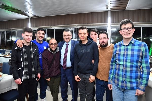 Genç’ten engelli derneklerine iftar yemeği!. Foto Haber 4