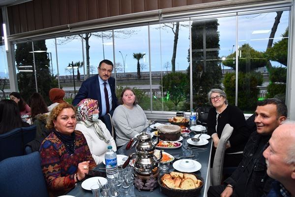Genç’ten engelli derneklerine iftar yemeği!. Foto Haber 2