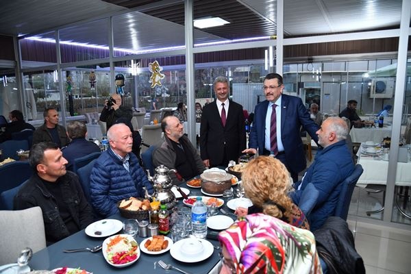 Genç’ten engelli derneklerine iftar yemeği!. Foto Haber 3