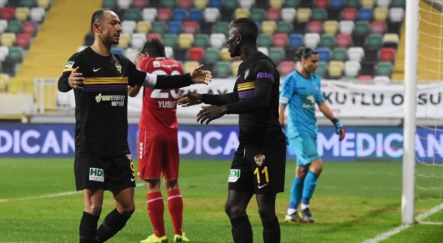 Umut Bulut'tan Trabzonspor sözleri: Şampiyonluk hayırlı olsun. Foto Haber 8